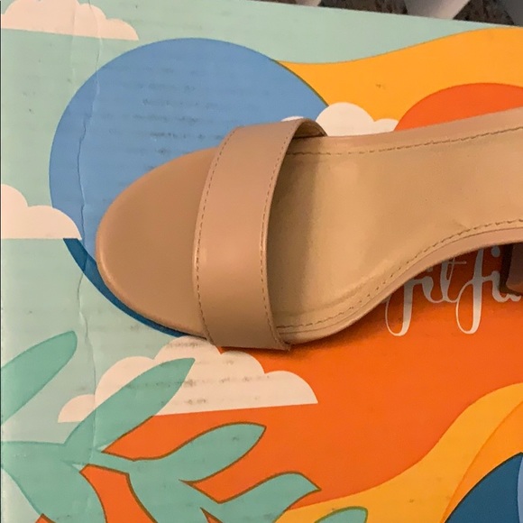 Tan/Nude/ Beige Open Toe Heels - Picture 3 of 3